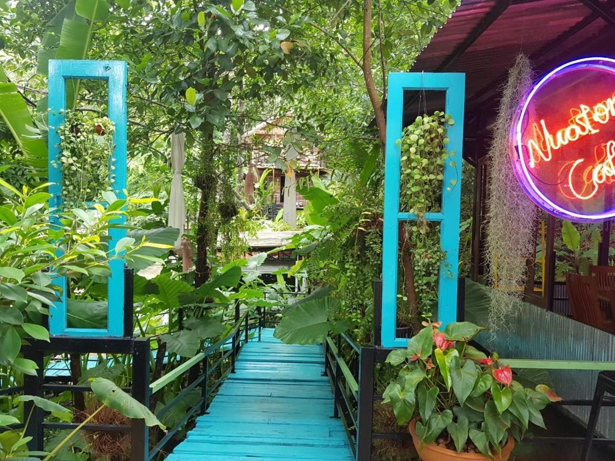 Nua Tone Resort Bang Tao & Cafe Екстер'єр фото