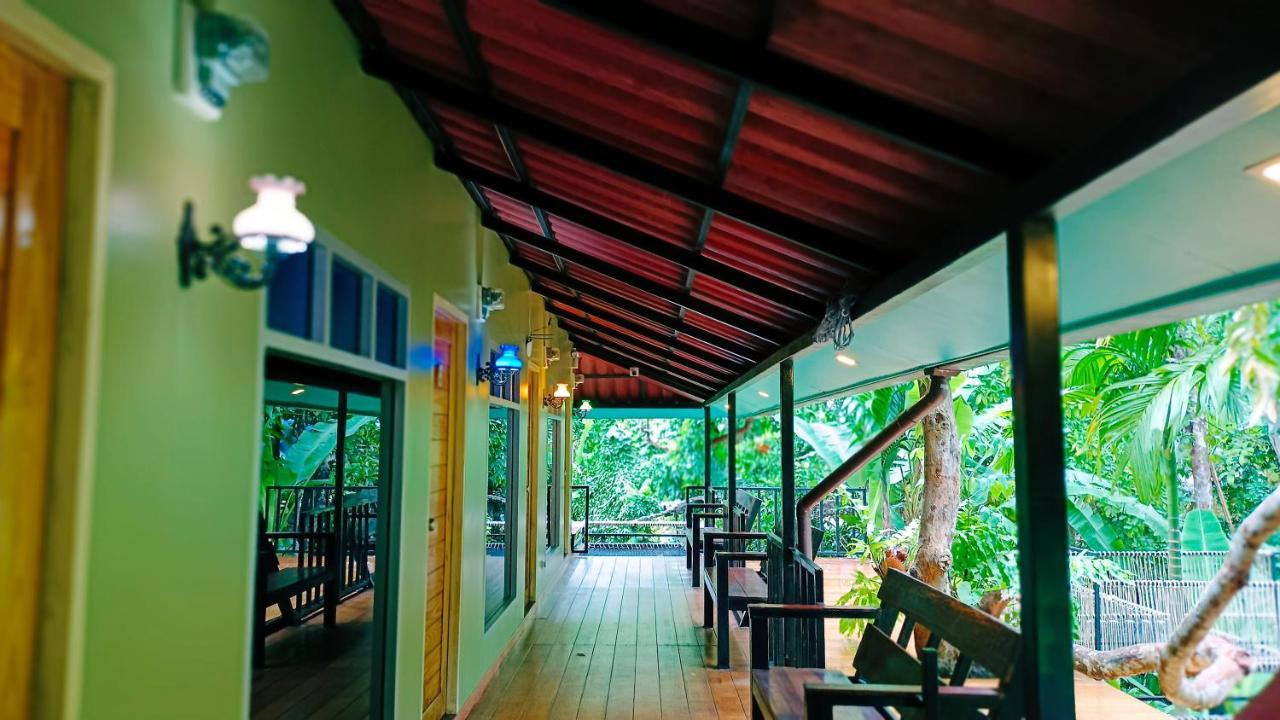 Nua Tone Resort Bang Tao & Cafe Екстер'єр фото
